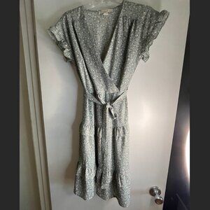 Size Small Ruffle Shift Dress Sage Floral Print